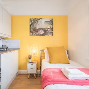 Apartment Private 3 With Kitchenette By Cb No Minimum, Cambridge (Cambridgeshire)